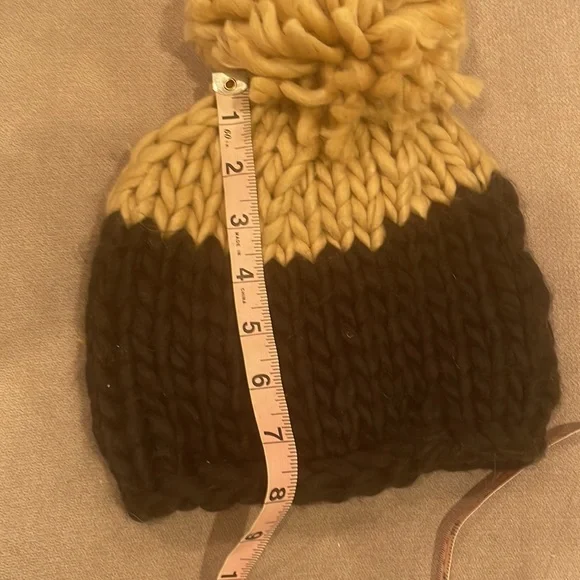 FREE PEOPLE black & tan Colorblock chunky knit Pom hat - Picture 4 of 5